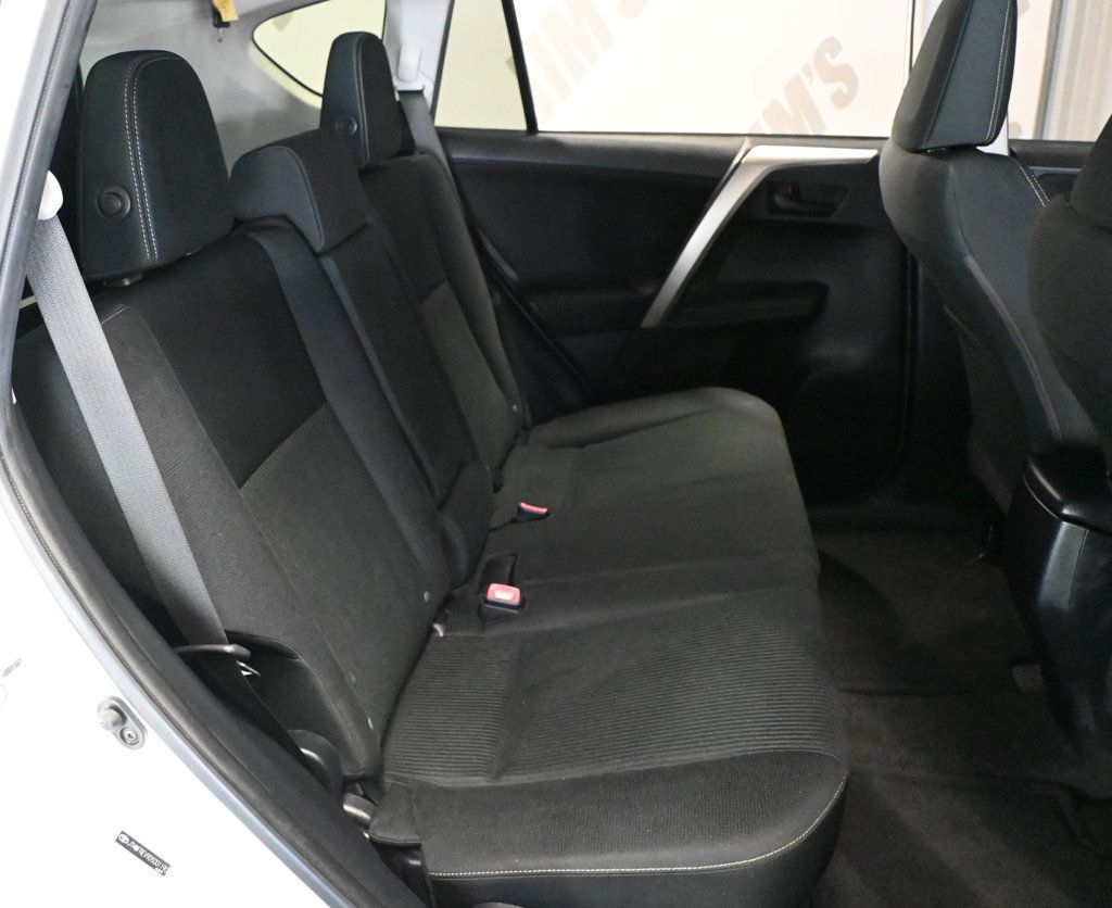 Toyota RAV4 photo 19