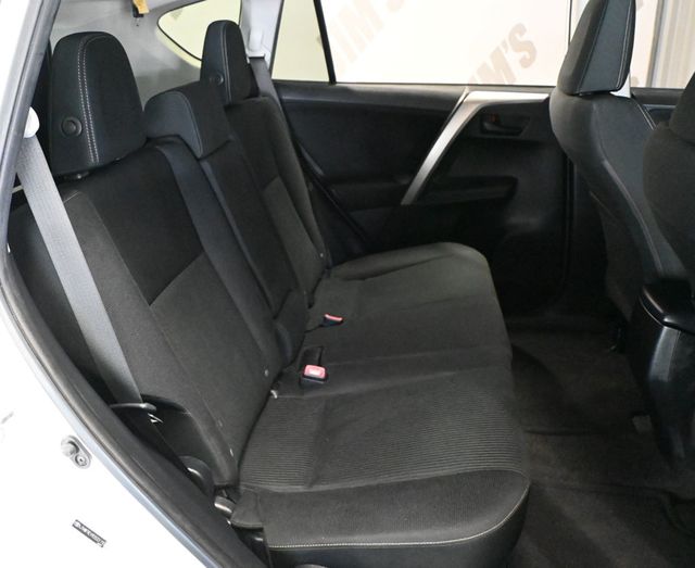 2013 Toyota RAV4 FWD 4dr XLE - 23084215 - 18