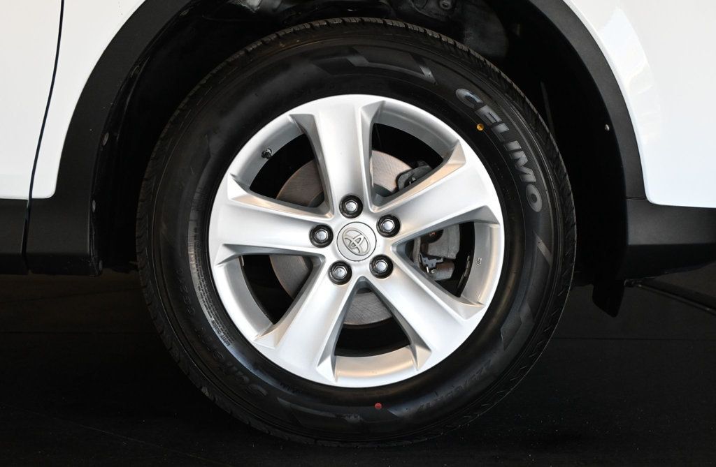 Toyota RAV4 photo 9