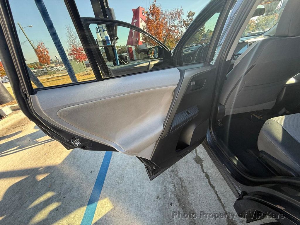 2013 Toyota RAV4 FWD 4dr XLE - 22942884 - 13