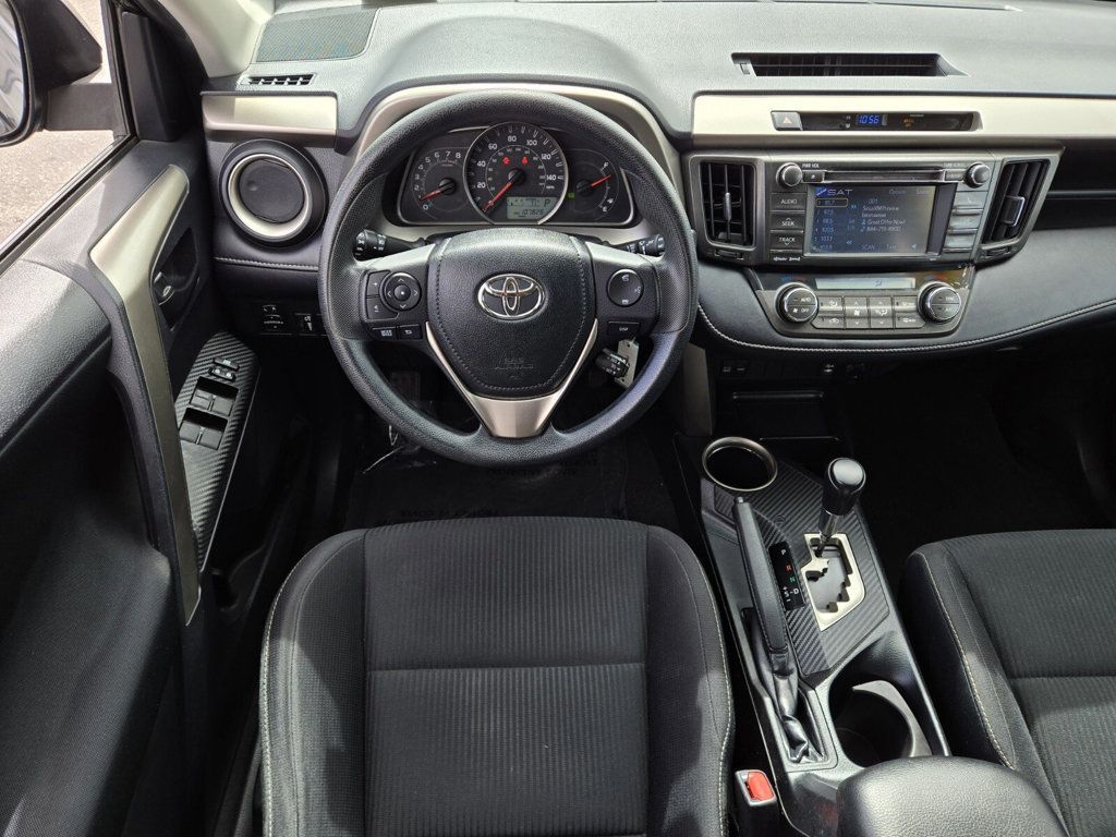 2013 Toyota RAV4 FWD 4dr XLE - 22930568 - 10