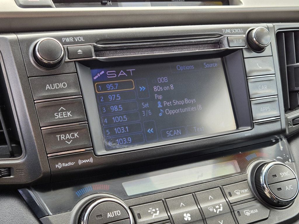 2013 Toyota RAV4 FWD 4dr XLE - 22930568 - 18