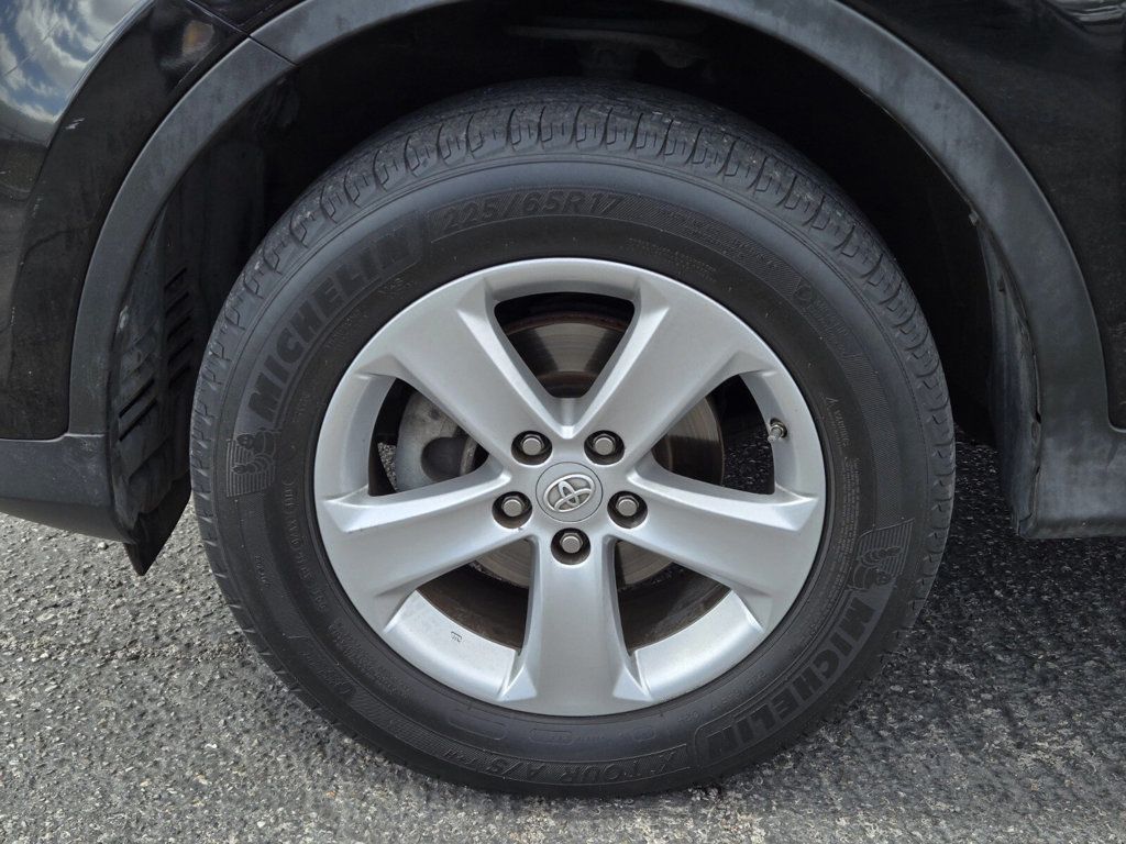 2013 Toyota RAV4 FWD 4dr XLE - 22930568 - 6
