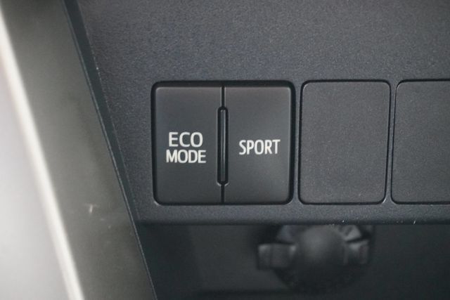 2013 Toyota RAV4 FWD 4dr XLE - 23031175 - 18