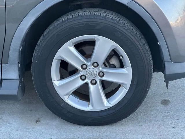 2013 Toyota RAV4 FWD 4dr XLE - 22932254 - 13