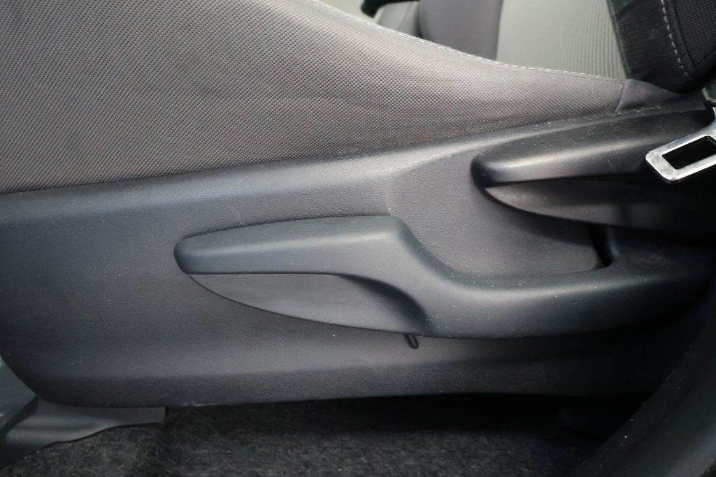 2013 Toyota RAV4 FWD 4dr XLE - 22932254 - 16