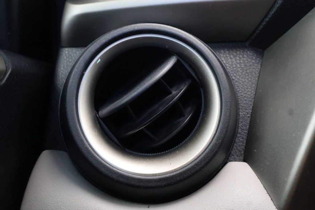 2013 Toyota RAV4 FWD 4dr XLE - 22932254 - 21