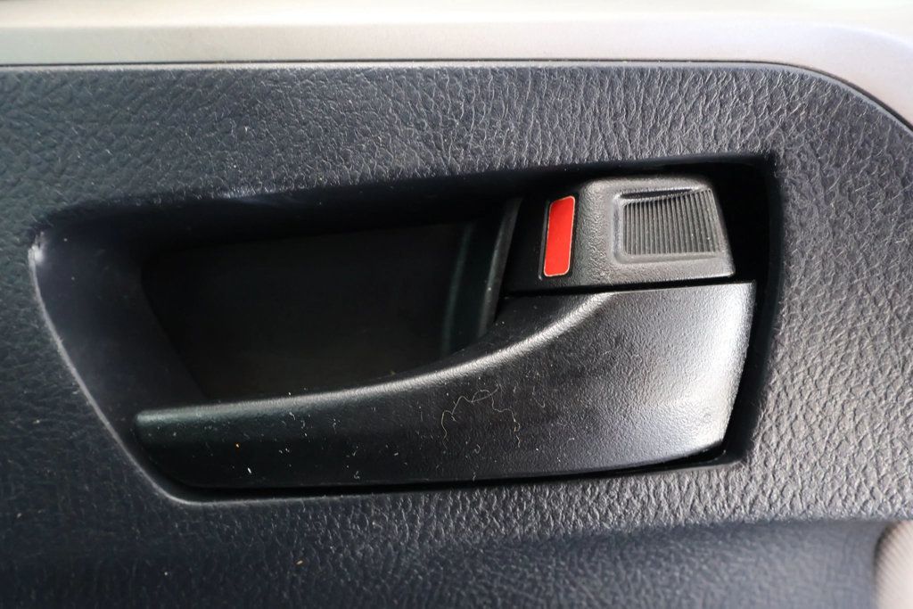 2013 Toyota RAV4 FWD 4dr XLE - 22932254 - 47