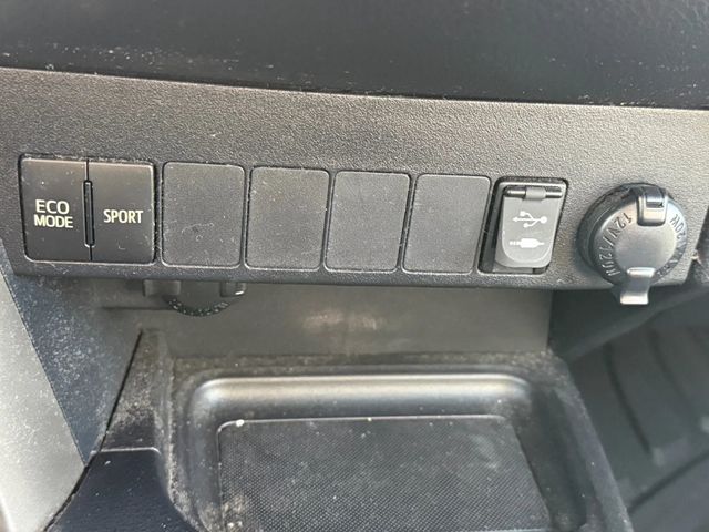 2013 Toyota RAV4 FWD 4dr XLE - 22932254 - 8
