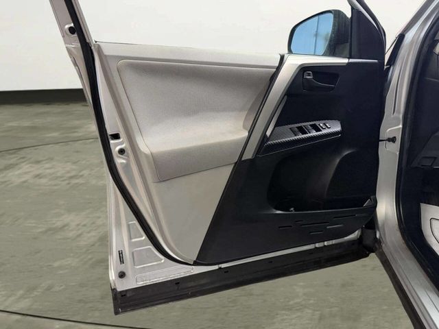 2013 Toyota RAV4 FWD 4dr XLE - 22988110 - 11