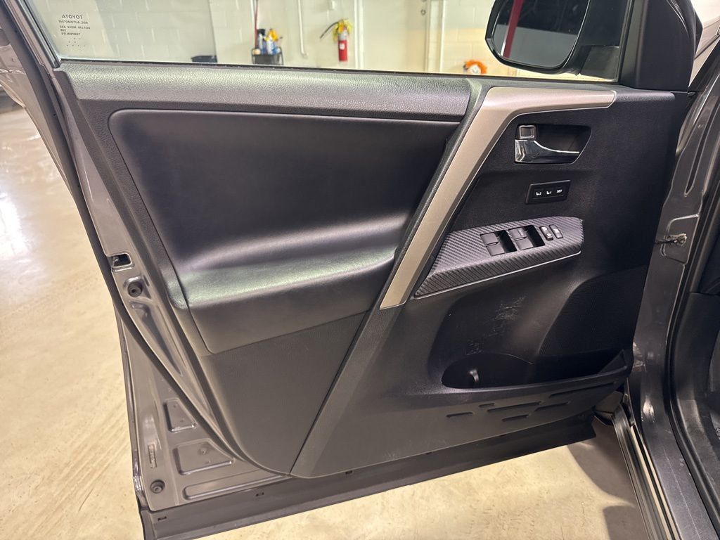 2013 Toyota RAV4 Limited - 22993286 - 30