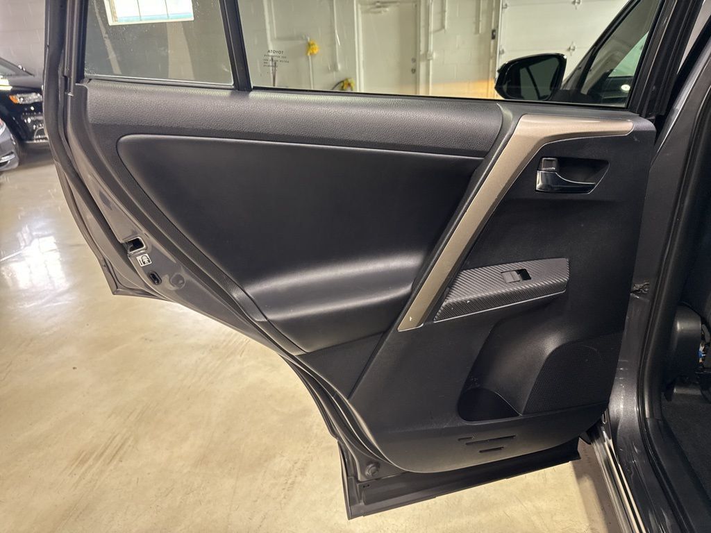2013 Toyota RAV4 Limited - 22993286 - 35