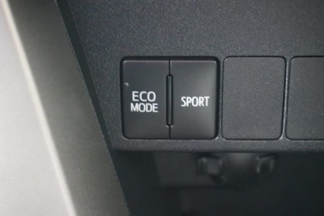 2013 Toyota RAV4 XLE - 22997062 - 19