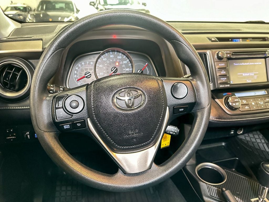 2013 Toyota RAV4 XLE - 22628796 - 11