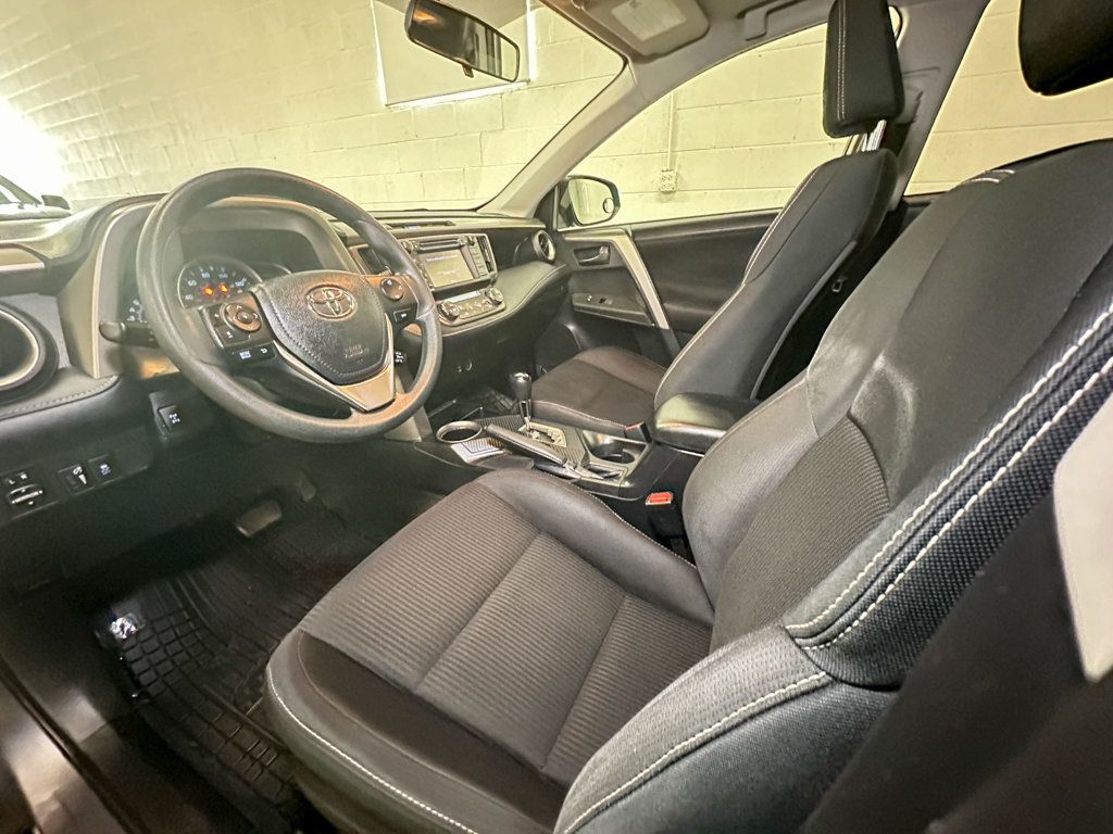 2013 Toyota RAV4 XLE - 22628796 - 20