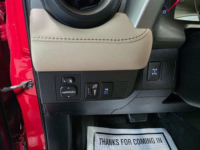 2013 Toyota RAV4 XLE - 23067929 - 18