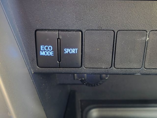 2013 Toyota RAV4 XLE - 23067929 - 26