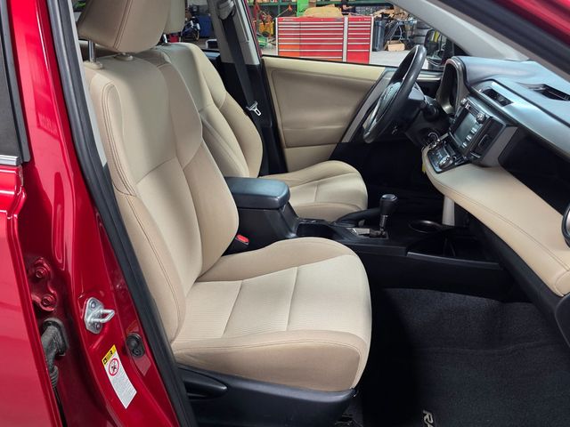 2013 Toyota RAV4 XLE - 23067929 - 30