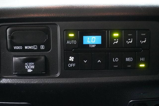 2013 Toyota Sequoia 4WD 5.7L FFV Platinum - 23007197 - 12