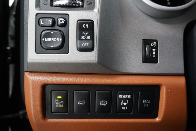 2013 Toyota Sequoia 4WD 5.7L FFV Platinum - 23007197 - 31