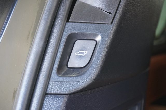 2013 Toyota Sequoia 4WD 5.7L FFV Platinum - 23007197 - 34