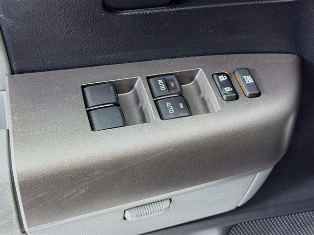 2013 Toyota Sequoia 4WD 5.7L SR5 - 22997097 - 17