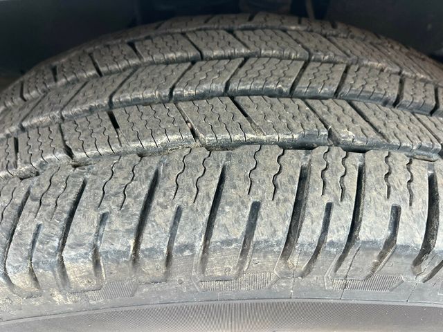 2013 Toyota Sequoia Platinum 4x4 with 3rd row seating - 23007483 - 12