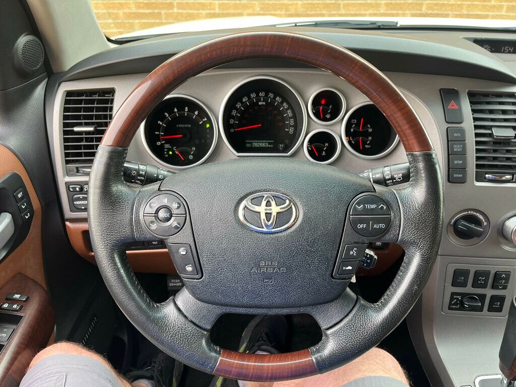 2013 Toyota Sequoia Platinum 4x4 with 3rd row seating - 23007483 - 13