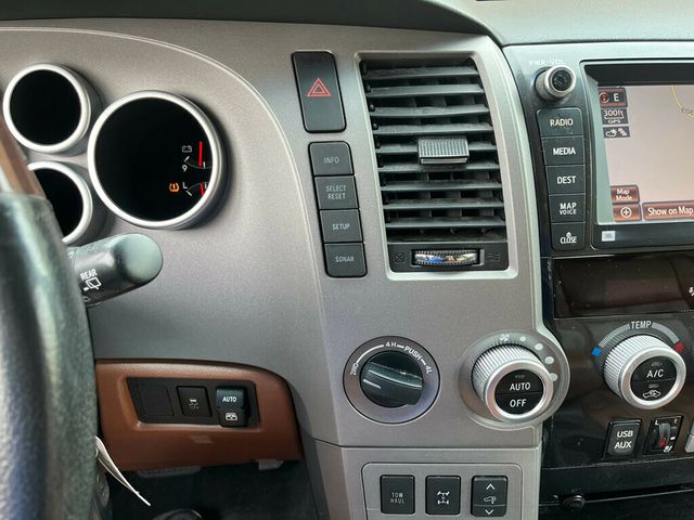 2013 Toyota Sequoia Platinum 4x4 with 3rd row seating - 23007483 - 14