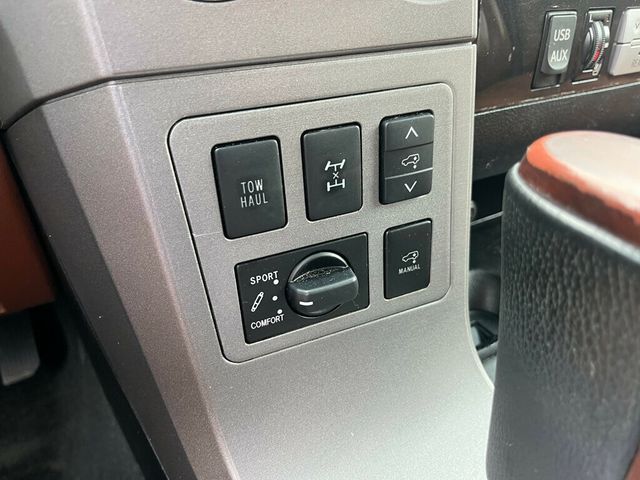 2013 Toyota Sequoia Platinum 4x4 with 3rd row seating - 23007483 - 15