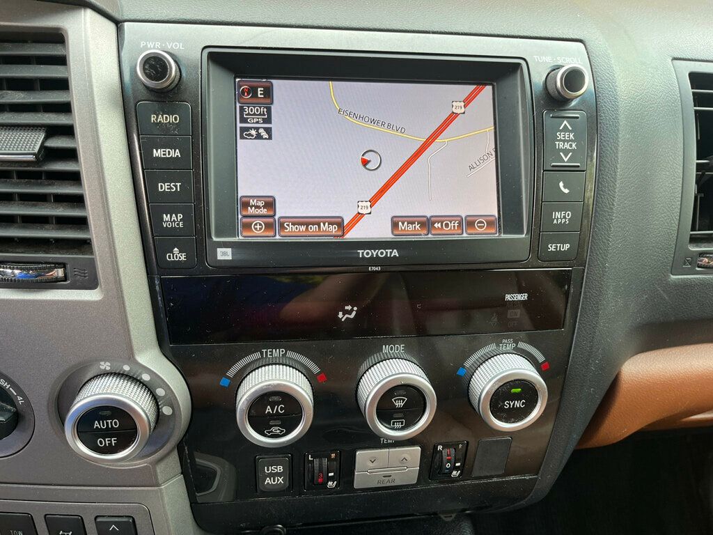 2013 Toyota Sequoia Platinum 4x4 with 3rd row seating - 23007483 - 16