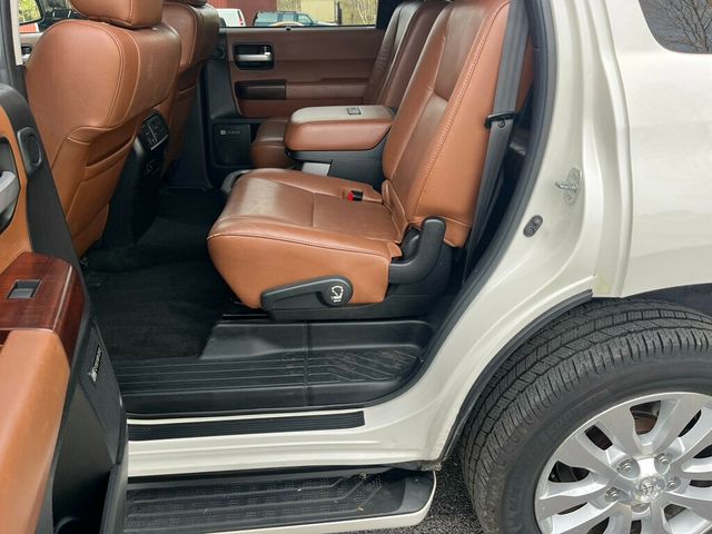 2013 Toyota Sequoia Platinum 4x4 with 3rd row seating - 23007483 - 26