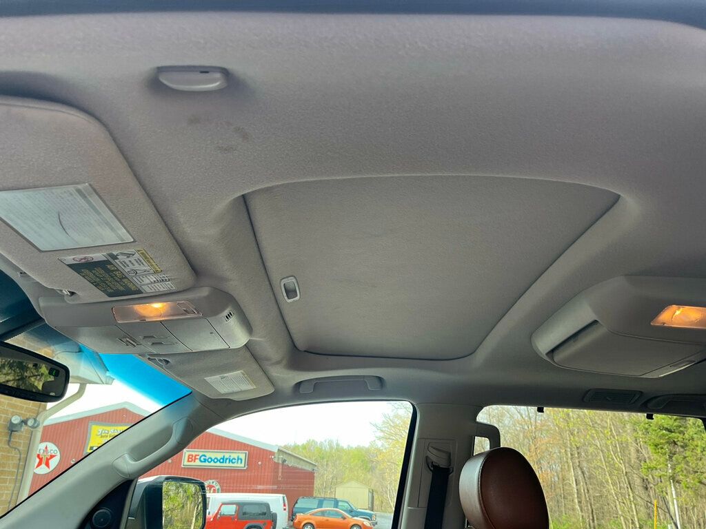 2013 Toyota Sequoia Platinum 4x4 with 3rd row seating - 23007483 - 29