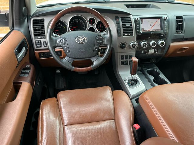 2013 Toyota Sequoia Platinum 4x4 with 3rd row seating - 23007483 - 31