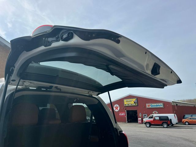 2013 Toyota Sequoia Platinum 4x4 with 3rd row seating - 23007483 - 34