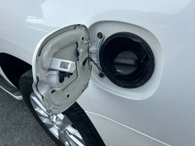 2013 Toyota Sequoia Platinum 4x4 with 3rd row seating - 23007483 - 37