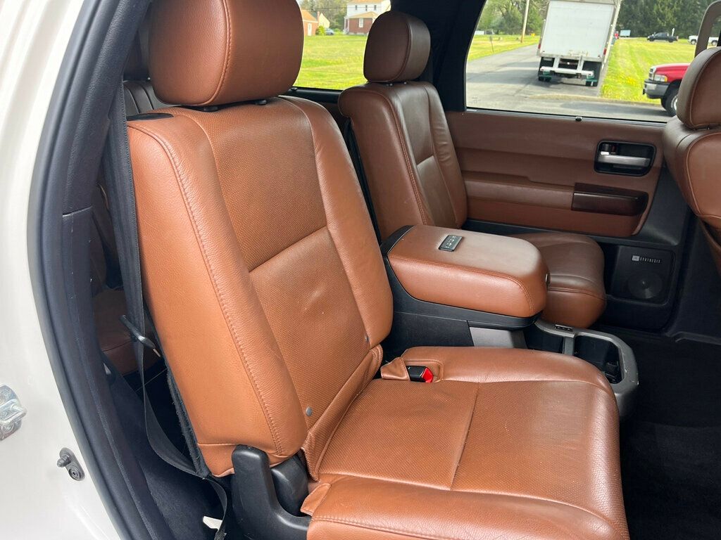 2013 Toyota Sequoia Platinum 4x4 with 3rd row seating - 23007483 - 38