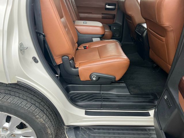 2013 Toyota Sequoia Platinum 4x4 with 3rd row seating - 23007483 - 39