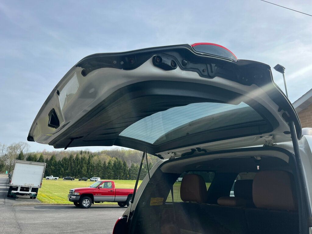 2013 Toyota Sequoia Platinum 4x4 with 3rd row seating - 23007483 - 41