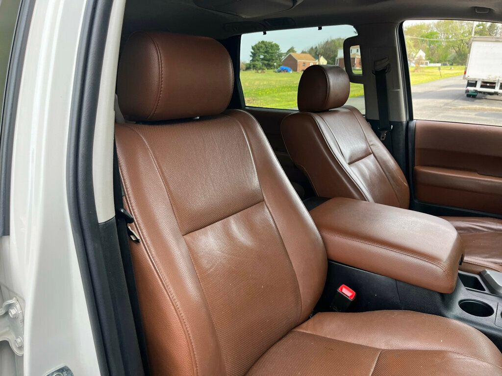 2013 Toyota Sequoia Platinum 4x4 with 3rd row seating - 23007483 - 46