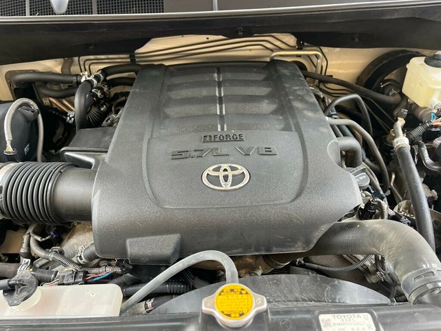 2013 Toyota Sequoia Platinum 4x4 with 3rd row seating - 23007483 - 53