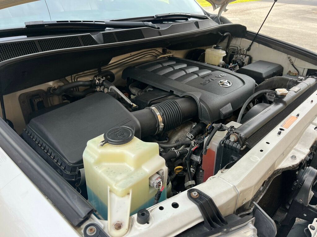 2013 Toyota Sequoia Platinum 4x4 with 3rd row seating - 23007483 - 57