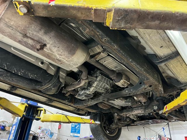 2013 Toyota Sequoia Platinum 4x4 with 3rd row seating - 23007483 - 60