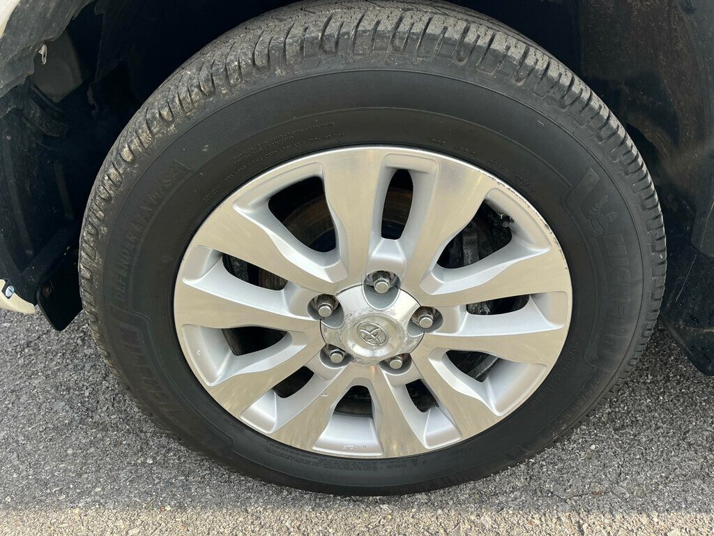 2013 Toyota Sequoia Platinum 4x4 with 3rd row seating - 23007483 - 8