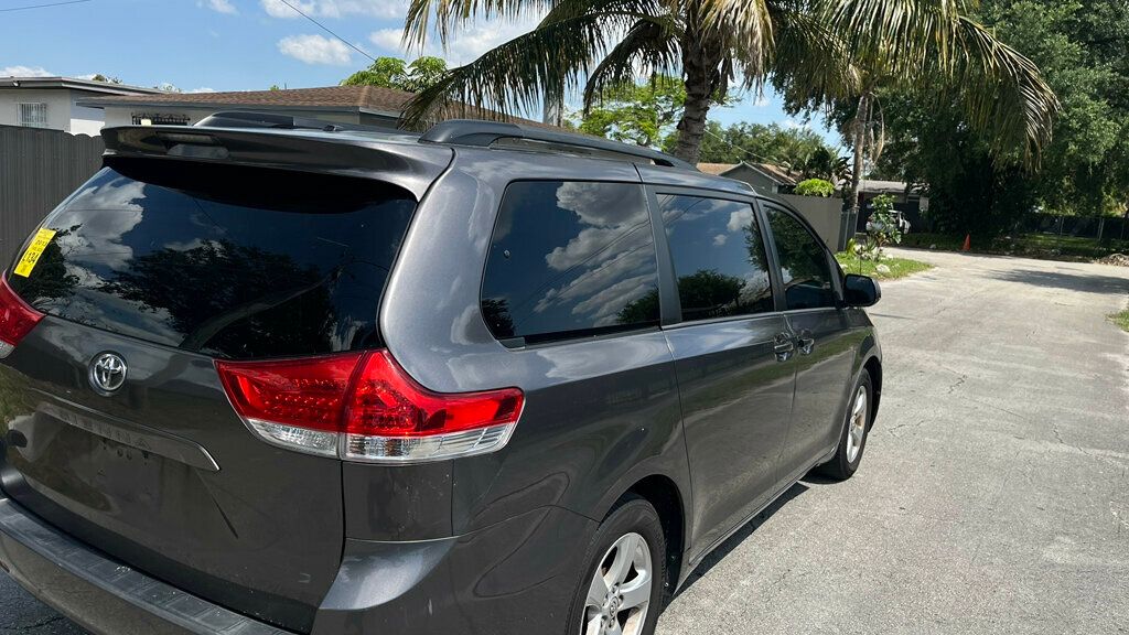 2013 Toyota Sienna - 22847847 - 10