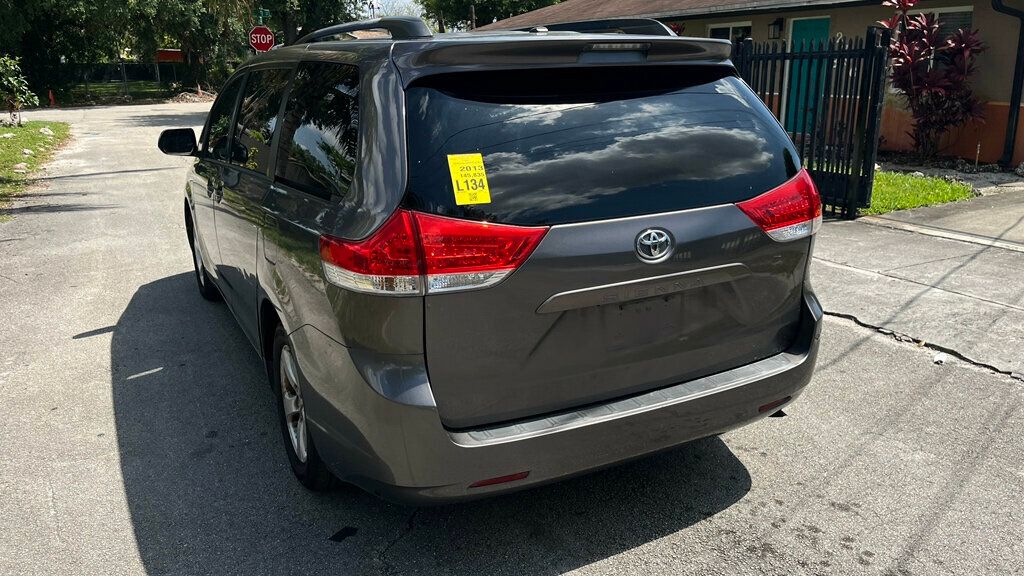2013 Toyota Sienna - 22847847 - 1