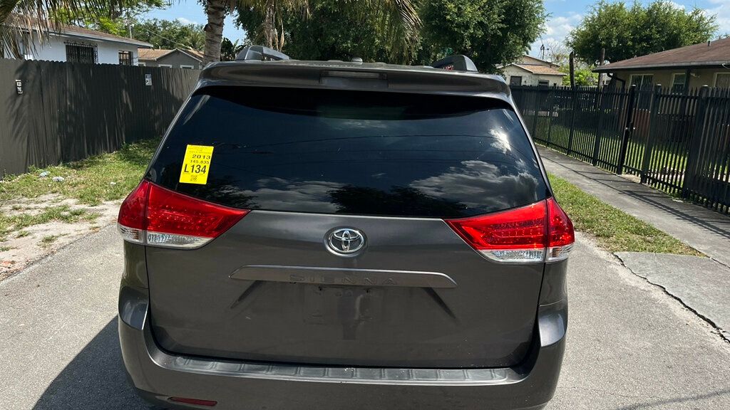2013 Toyota Sienna - 22847847 - 5