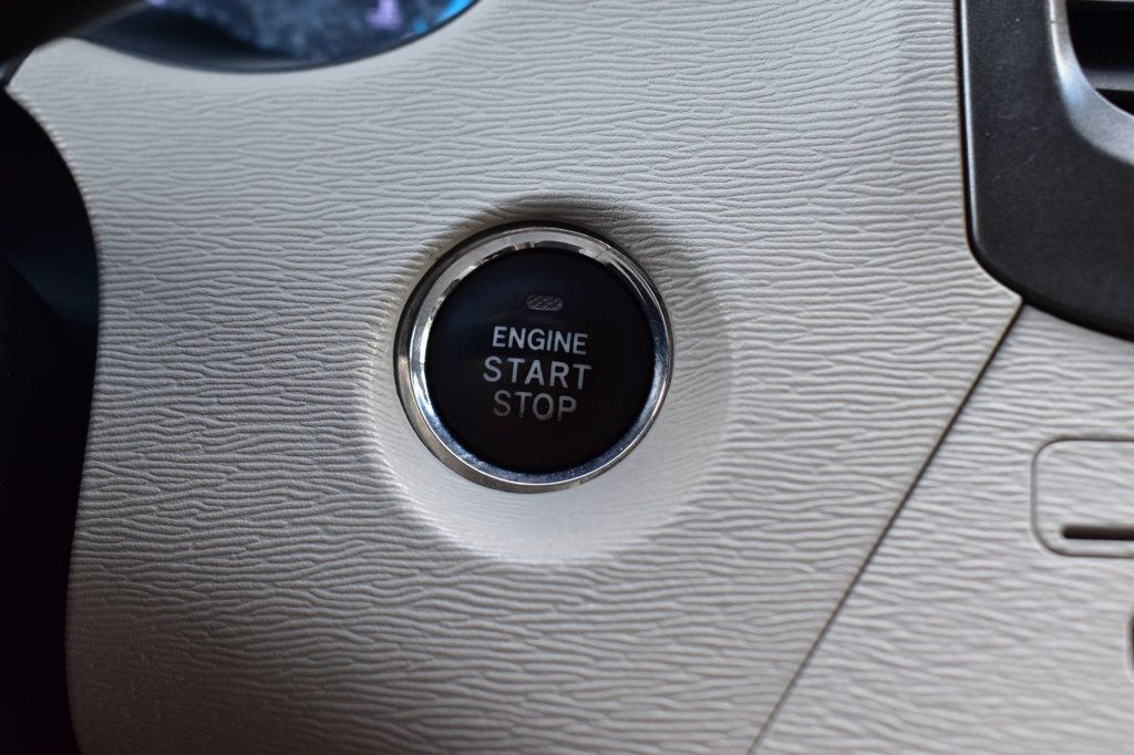 2013 Toyota Sienna  - 23078708 - 16