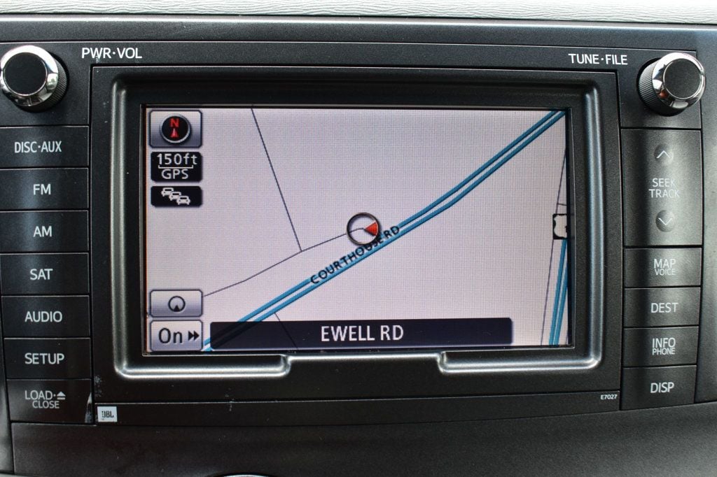 2013 Toyota Sienna  - 23078708 - 21