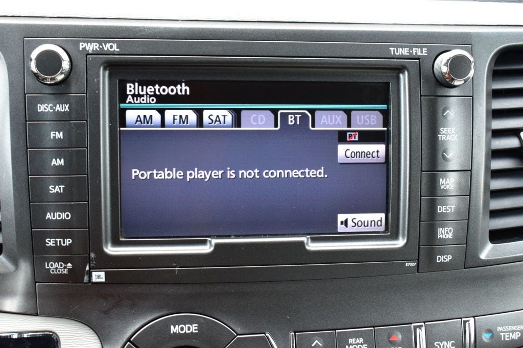 2013 Toyota Sienna  - 23078708 - 27